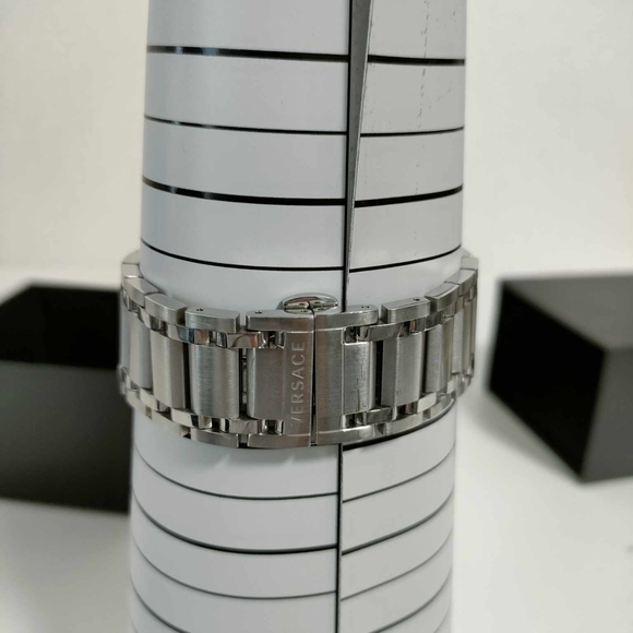 Versace Medusa Watch Chronograph Quartz  Silver Sapphire Crystal Men's - Picture 6 of 10